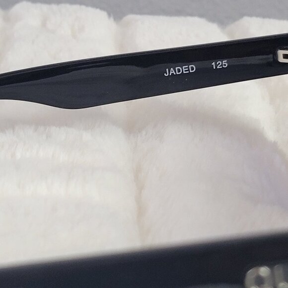 QUAY // ltd ed jlo collab rimless smoke lens rainbow watermark shield sunglasses - Picture 15 of 15